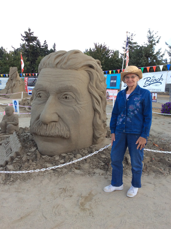 einstein sandcastle in parksville